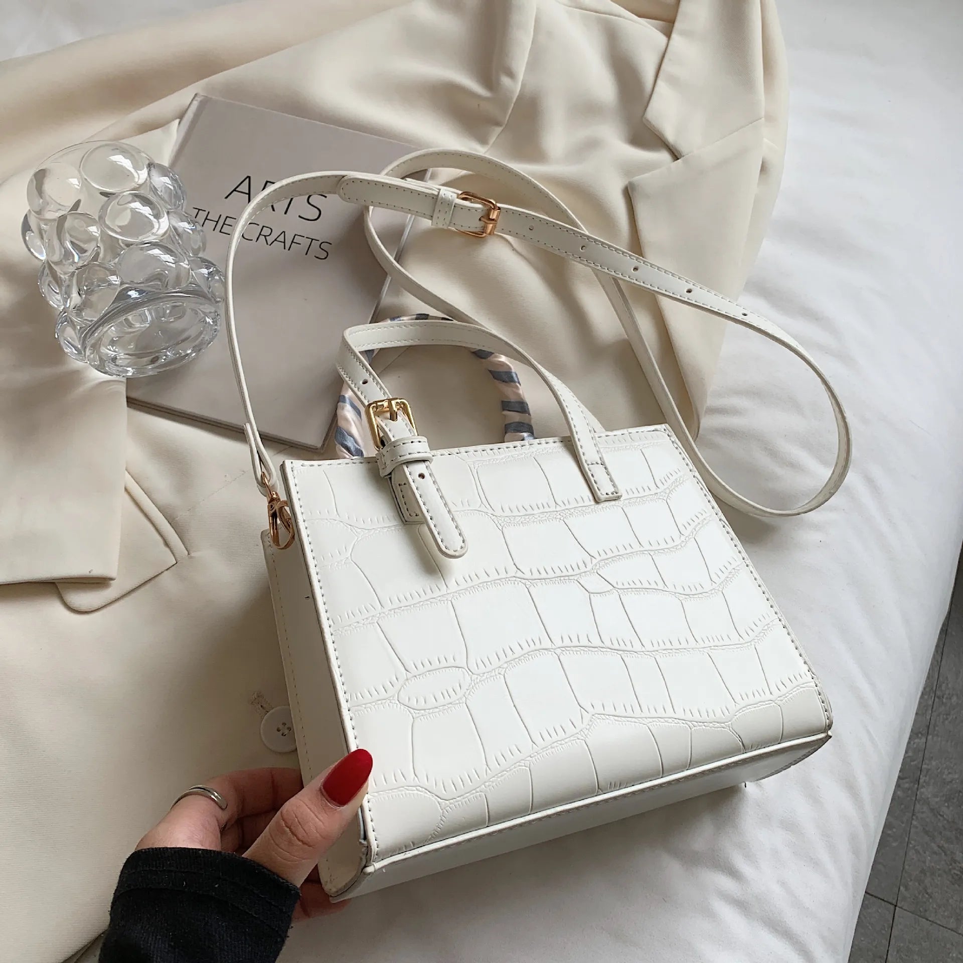 Petit sac à bandoulière structuré – Compact, urbain et raffiné