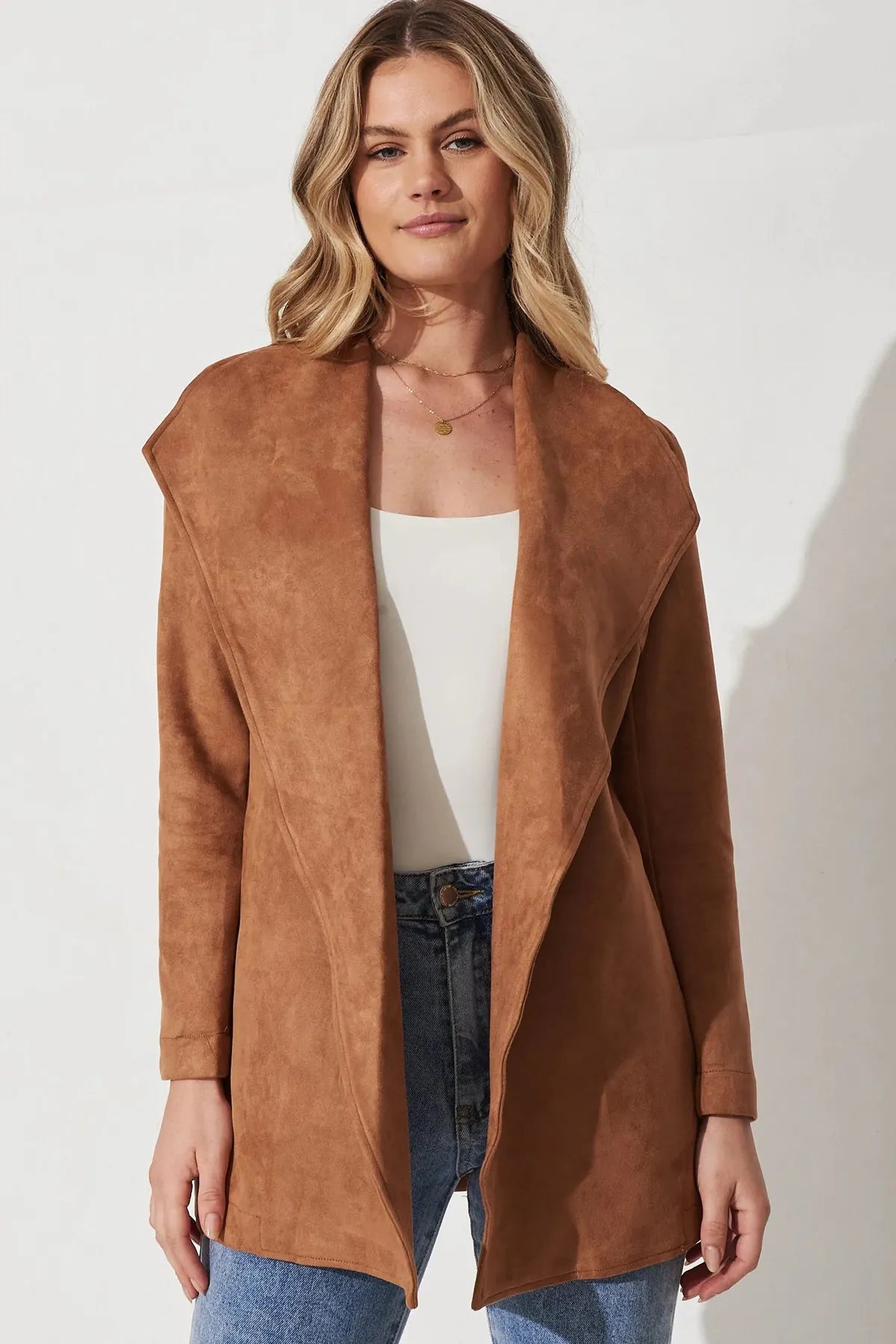 Veste femme chaude – Élégance minimaliste pour l’automne et l’hiver