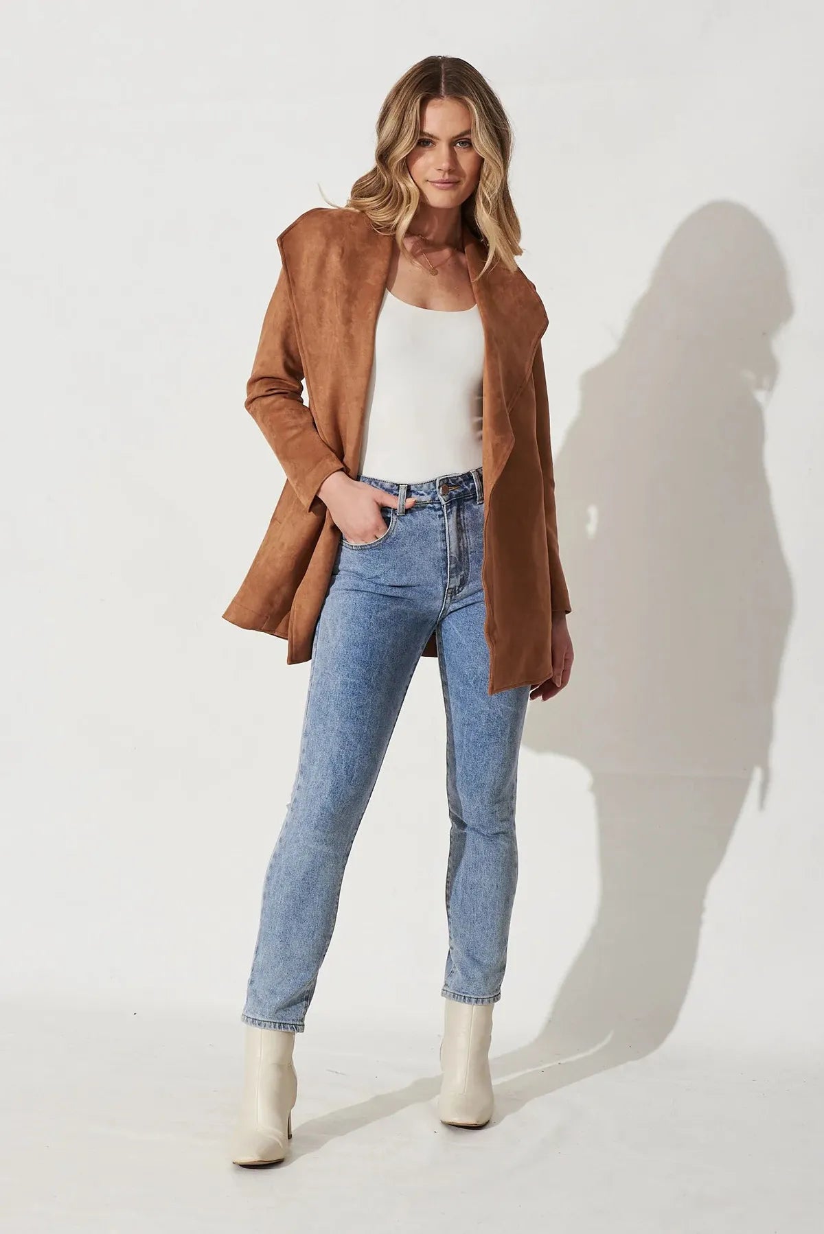Veste femme chaude – Élégance minimaliste pour l’automne et l’hiver